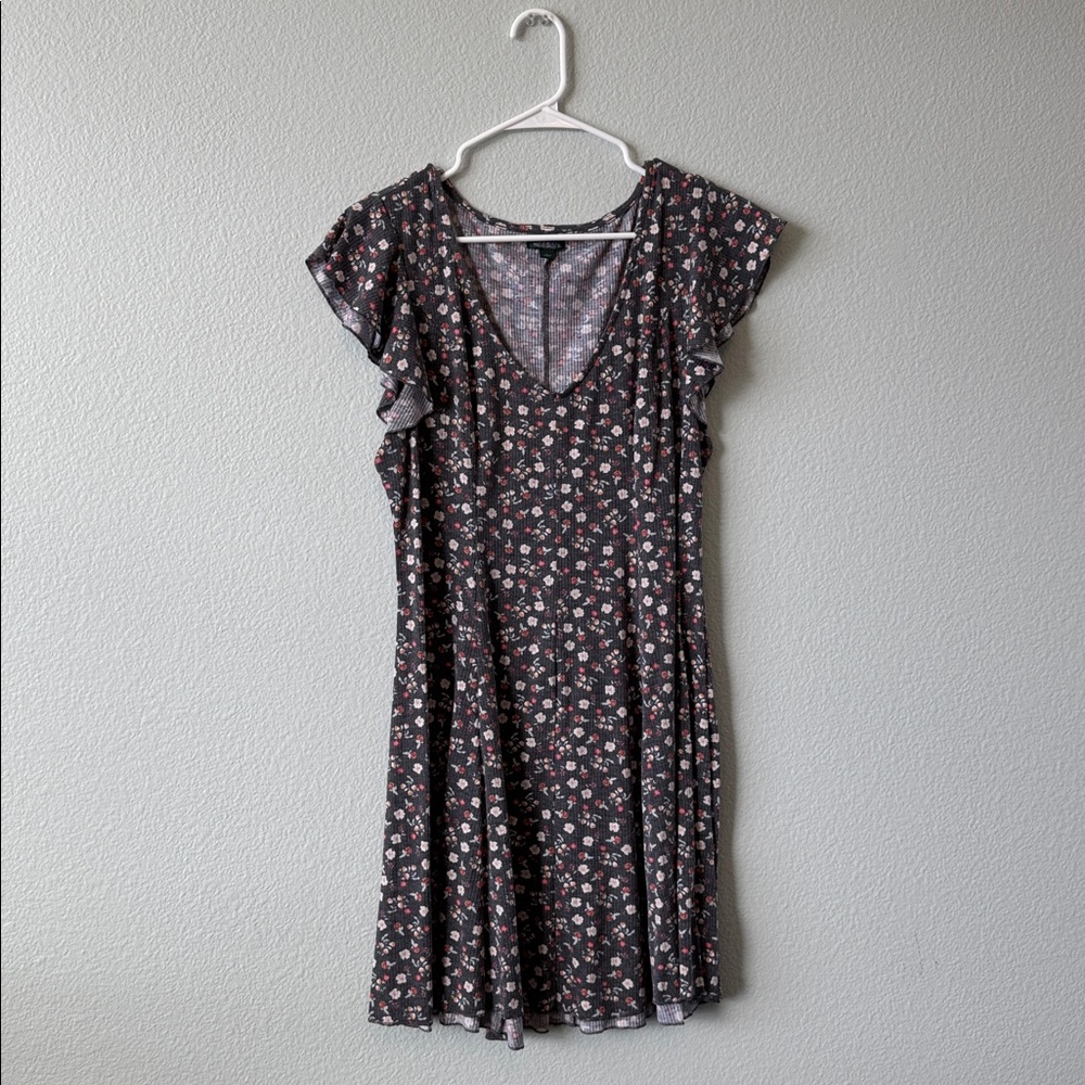 Wild Fable Gray Floral Top